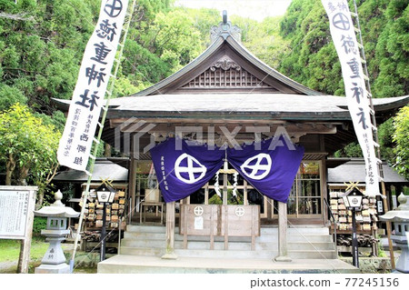 Tokushige Shrine, where the three major Kagoshima festivals are held Tokushige Shrine, where the three major Kagoshima festivals are held 77245156