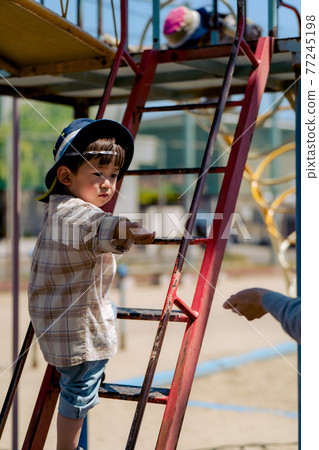 兒童,男孩,肖像,公園,玩具套裝 兒童,男孩,肖像,公園,玩具套裝 77245198