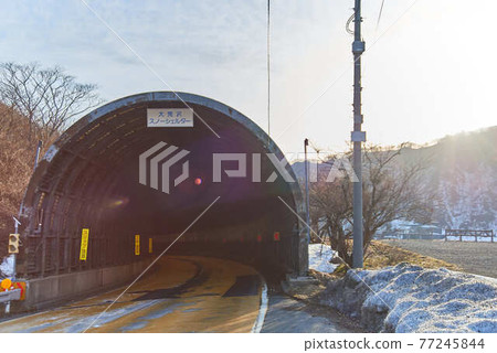 March Snow shelter at No. 107 Kinshu Lake, Nishiwaka Town, Iwate Prefecture March Snow shelter at No. 107 Kinshu Lake, Nishiwaka Town, Iwate Prefecture 77245844