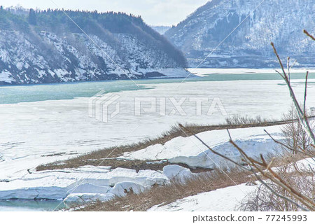 3月岩手縣西若町錦州湖雪景 3月岩手縣西若町錦州湖雪景 77245993
