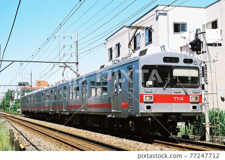 向蒲田方向疾馳的東急玉川線7700系列 77247712