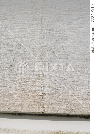 陽台牆：灰泥裂縫和模具 77249519
