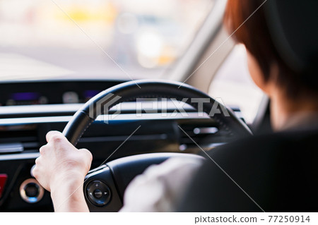 使用共享汽車購物【汽車生活每一天】 77250914