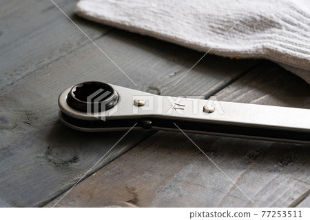 Ratchet wrench and work gloves 77253511