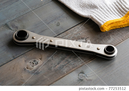 Ratchet wrench and work gloves 77253512