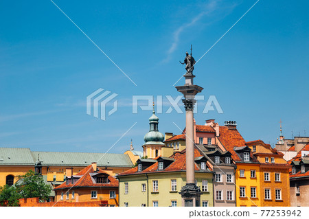 Warsaw old town houses and Sigismund's Column in Warsaw, Poland 77253942