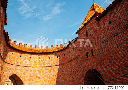 Warsaw old town Barbican fortress in Warsaw, Poland Warsaw old town Barbican fortress in Warsaw, Poland 77254001