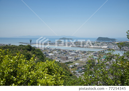 從有田禦寒海道眺望有田川河口、沖之島和城之島 77254345