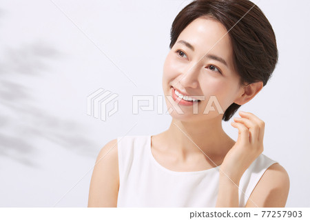 Beauty smile 77257903