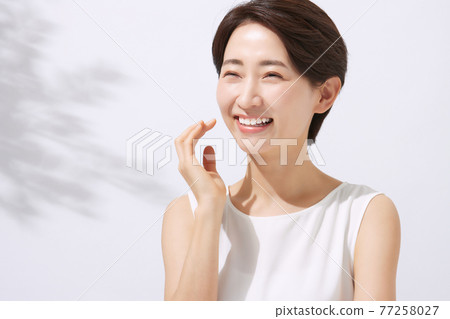 Beauty smile 77258027