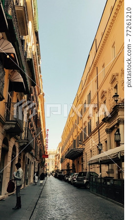 Roman alley 77261210