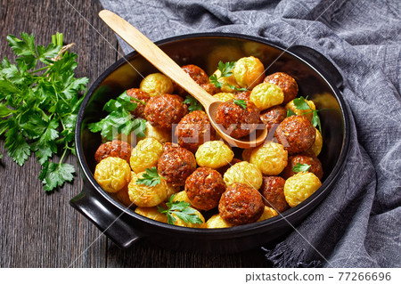 Meatballs and spaghetti balls top view, close-up Meatballs and spaghetti balls top view, close-up 77266696
