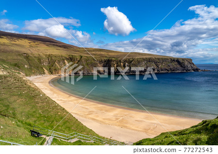 The Silver Strand in County Donegal - Ireland The Silver Strand in County Donegal - Ireland 77272543