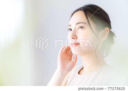 Women's beauty image 77273620