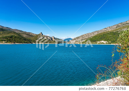 Lac de Castillon near Verdon River, Saint-Julien-du-Verdon, Provence, France Lac de Castillon near Verdon River, Saint-Julien-du-Verdon, Provence, France 77276768