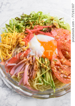 chilled Chinese noodles chilled Chinese noodles 77281387