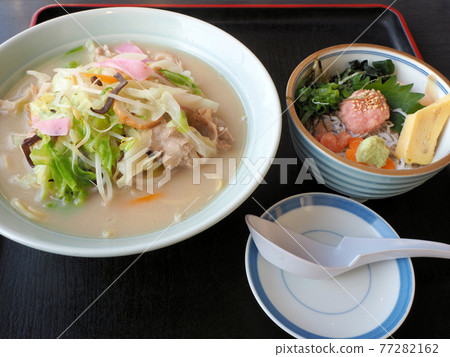 Yoshicho's Obama Champon Shirasu Negitoro Bowl Set, Kitahoncho, Obama-cho, Unzen City, Nagasaki Prefecture 77282162