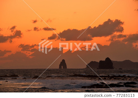 Evening view of Goto-nada, Kakuriki-nada, and Daikaku-nada Evening view of Goto-nada, Kakuriki-nada, and Daikaku-nada 77283113