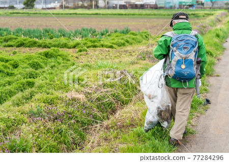 Environmental protection activities: Garbage picking 77284296