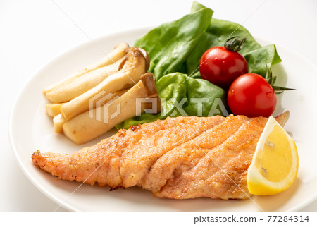 Salmon (silver salmon) Meuniere. Salmon (silver salmon) Meuniere. 77284314