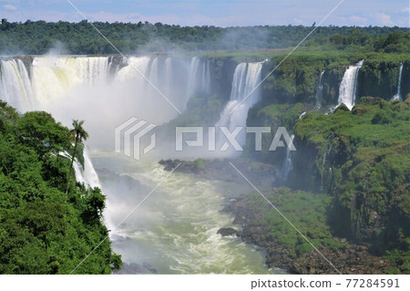 Iguazu Falls 77284591