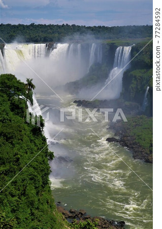 Iguazu Falls 77284592