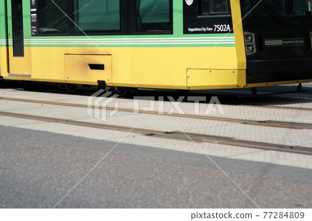 在鹿兒島行駛的有軌電車圖片 在鹿兒島行駛的有軌電車圖片 77284809