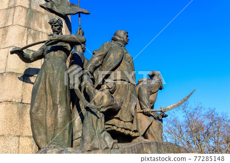 Monument to the heroes of the liberation war 1648-1654 (part of monument to Bohdan Khmelnytsky) in Chyhyryn, Ukraine 77285148