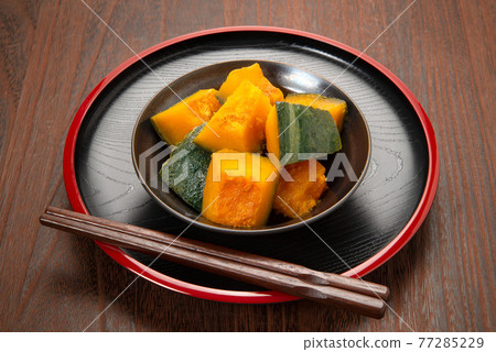 Home cooking pumpkin simmered 77285229