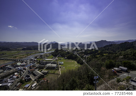 俯瞰仙台川上游的鳥取縣鳥取市川原城 77285466