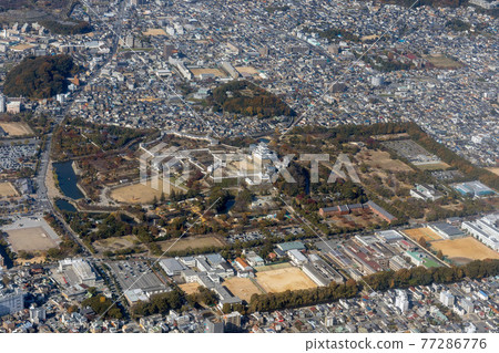 Aerial view of Himeji Castle from the city zoo side 77286776