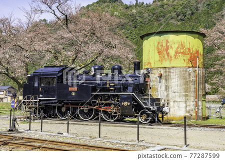 Wakasa Station C12 and water tower Wakasa Town, Yazu District, Tottori Prefecture Wakasa Station C12 and water tower Wakasa Town, Yazu District, Tottori Prefecture 77287599