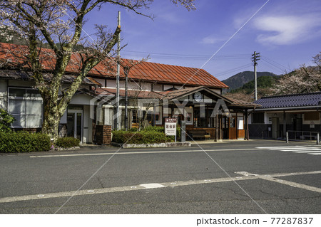 Wakasa Station Station Building Wakasa Town, Yazu District, Tottori Prefecture 77287837