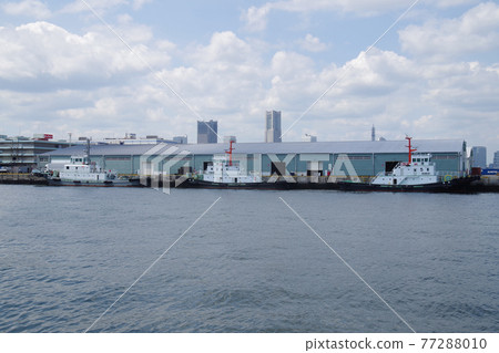停泊在橫濱山下碼頭的拖船的景色 停泊在橫濱山下碼頭的拖船的景色 77288010