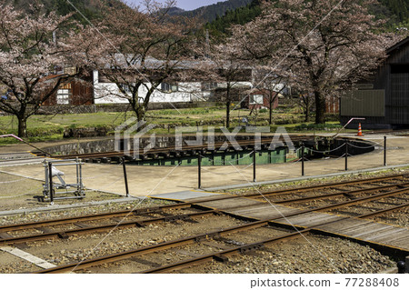 Wakasa Station Turntable Wakasa Town, Yazu District, Tottori Prefecture Wakasa Station Turntable Wakasa Town, Yazu District, Tottori Prefecture 77288408