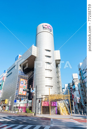 [垂直位置] Shibuya109 77288759