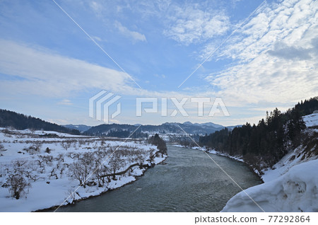 山形縣朝日町最上川冬景橫向構成 山形縣朝日町最上川冬景橫向構成 77292864