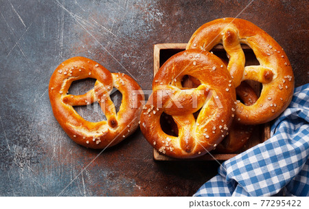 Fresh baked homemade pretzel. Classic beer snack 77295422