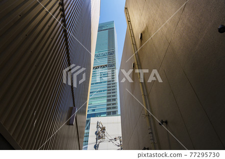 阿倍野遙從建築物的縫隙中窺視[大阪市景] 77295730