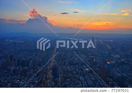 從台灣台北市看台北市夜景 101 77297031