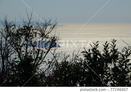 從千葉縣、能古里山和日本寺看到的大海 從千葉縣、能古里山和日本寺看到的大海 77298807