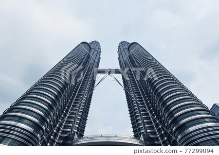 View of The Petronas Twin Towers in Kuala Lumpur, Malaysia. 77299094