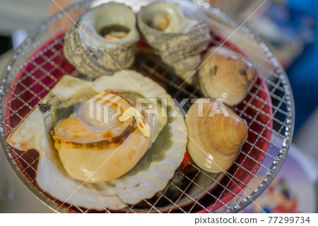 BBQ, turban shell, clam, scallop BBQ, turban shell, clam, scallop 77299734
