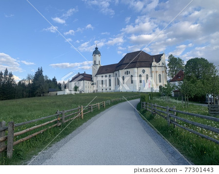 新天鵝堡吸引了你所看到的 新天鵝堡吸引了你所看到的 77301443