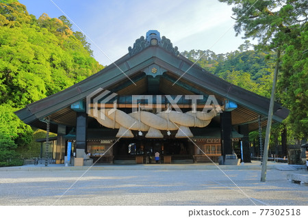[Shimane Prefecture] Kaguraden, Izumo Taisha Shrine under sunny weather 77302518