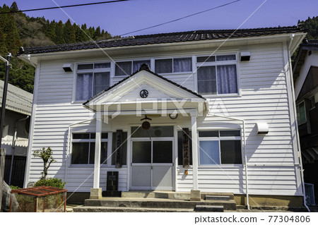 Chizu Inn Shitamachi Community Center (former government office) Chizu Town, Yazu District, Tottori Prefecture 77304806