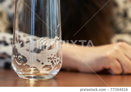 alcohol, beer, draft beer, drunk, drunkard, drinking, young woman, Korea alcohol, beer, draft beer, drunk, drunkard, drinking, young woman, Korea 77304816