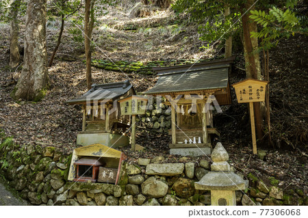 Chizu Shrine Suwa Shrine Setsumatsusha Chizu Town, Yazu District, Tottori Prefecture Chizu Shrine Suwa Shrine Setsumatsusha Chizu Town, Yazu District, Tottori Prefecture 77306068