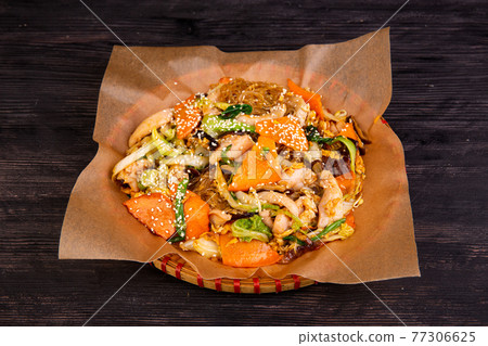 clear noodles, carrots, tomatoes, shrimp, mushrooms, greens, sesame 77306625