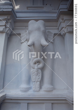 Detail of Lankatilaka Vihara temple, Udunuwara of Kandy, Sri Lanka 77308691